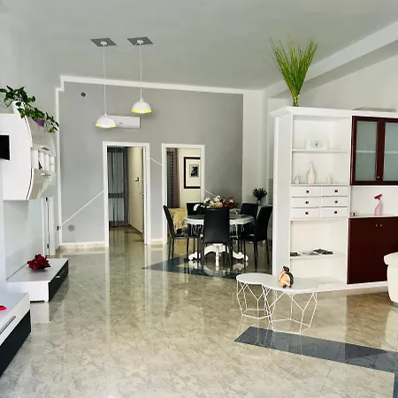 Tanza In Vetrina 2024 Holiday home *